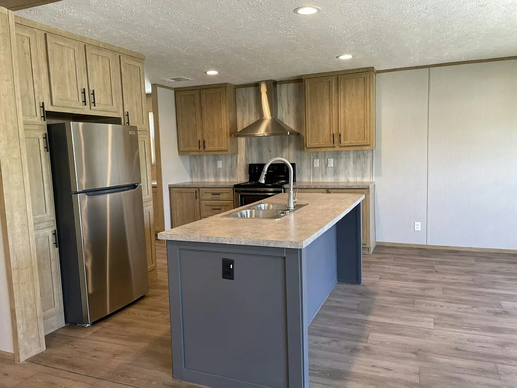 3 bed, 2.0 bath, 1456 sqft, $1,499 — Photo 2