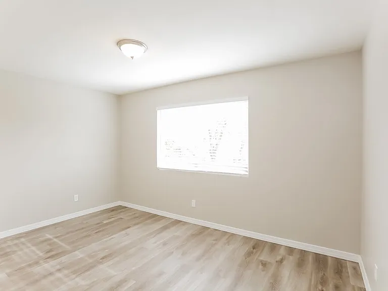 2633 W Monte Ave — Photo 12