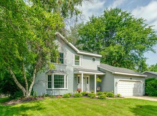 5410 W Winding Creek Dr, McHenry, IL 60050