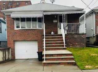 7 Pointview Ter, Bayonne, NJ 07002