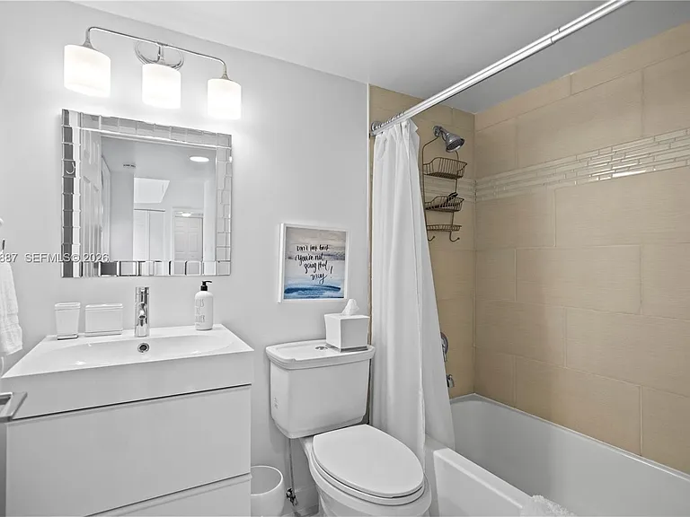 529 E Sheridan St #307 — Photo 33