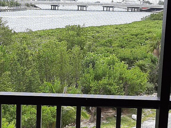 5th image of 8202 Gulf Of Mexico Blvd