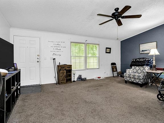4th image of 9530 Live Oak Trail