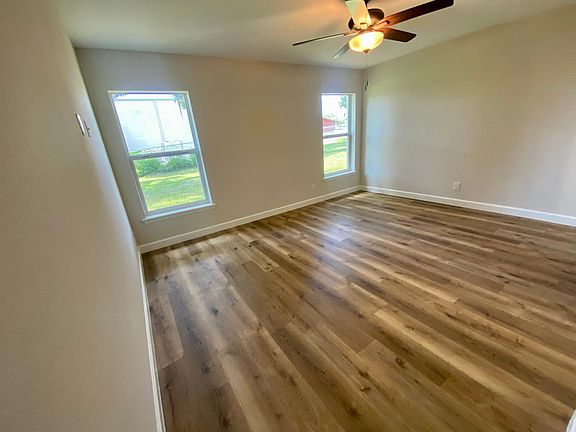 4th image of 37366 Howard Ave