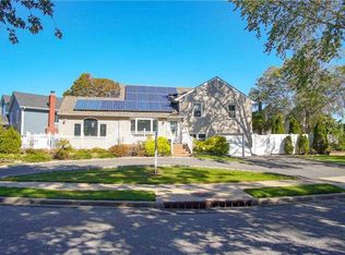 3631 Sarah Dr, Wantagh, NY 11793