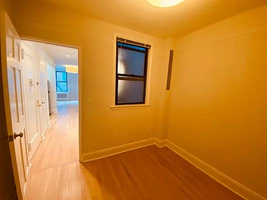 Rented by Metropolis Real Estate of Manhattan | media 20