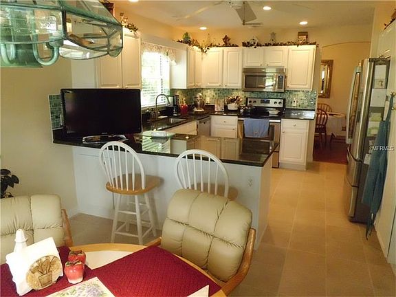 4th image of 1220 De Silva St