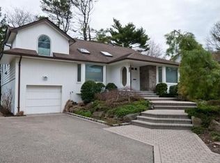 22 Hightop Ln, Jericho, NY 11753