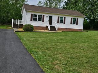 142 Campbell Rd, Lancaster, VA 22503
