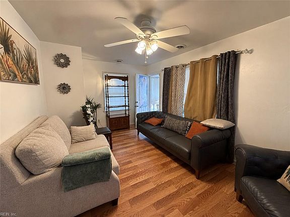 3rd image of 2728 Jason Ave