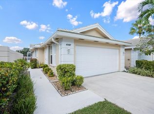 4197 Royal Oak Dr, Palm Beach Gardens, FL 33410