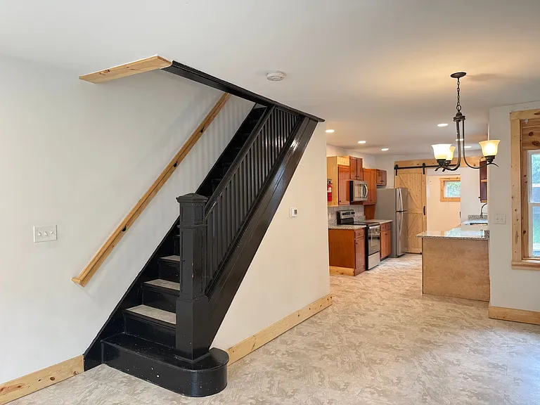 916 Houston St — Photo 5
