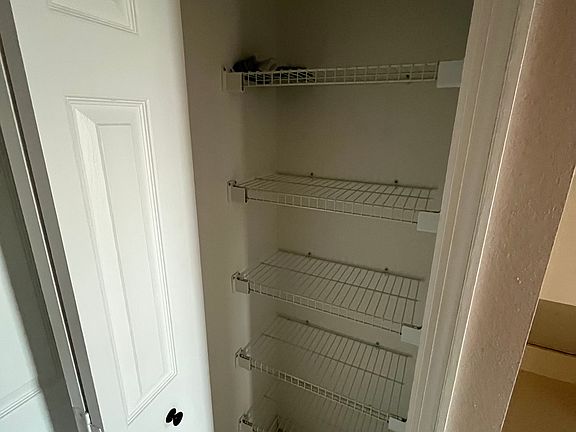 4th image of 602 Chelsee Way
