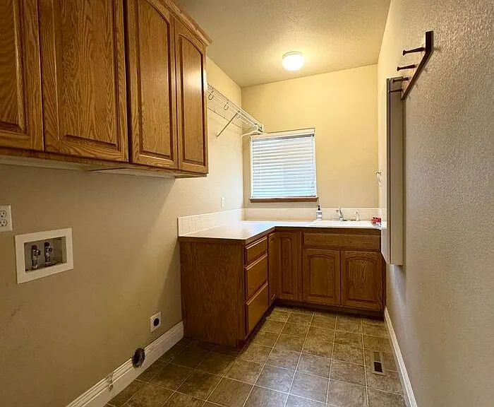 4960 Hornbeam Ct — Photo 9