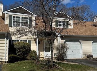 511 Race Place, Oakdale, NY