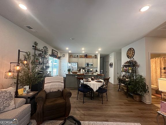 4th image of 53 Bennett Way