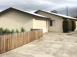 820 12th St, Orange Cove, CA 93646