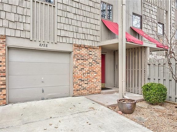 2nd image of 8728 Metcalf Ave #101