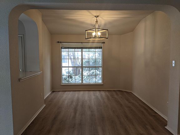 3rd image of 15712 Cadoz Dr