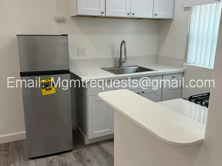 216 W Santa Fe Ave #2 — Photo 4