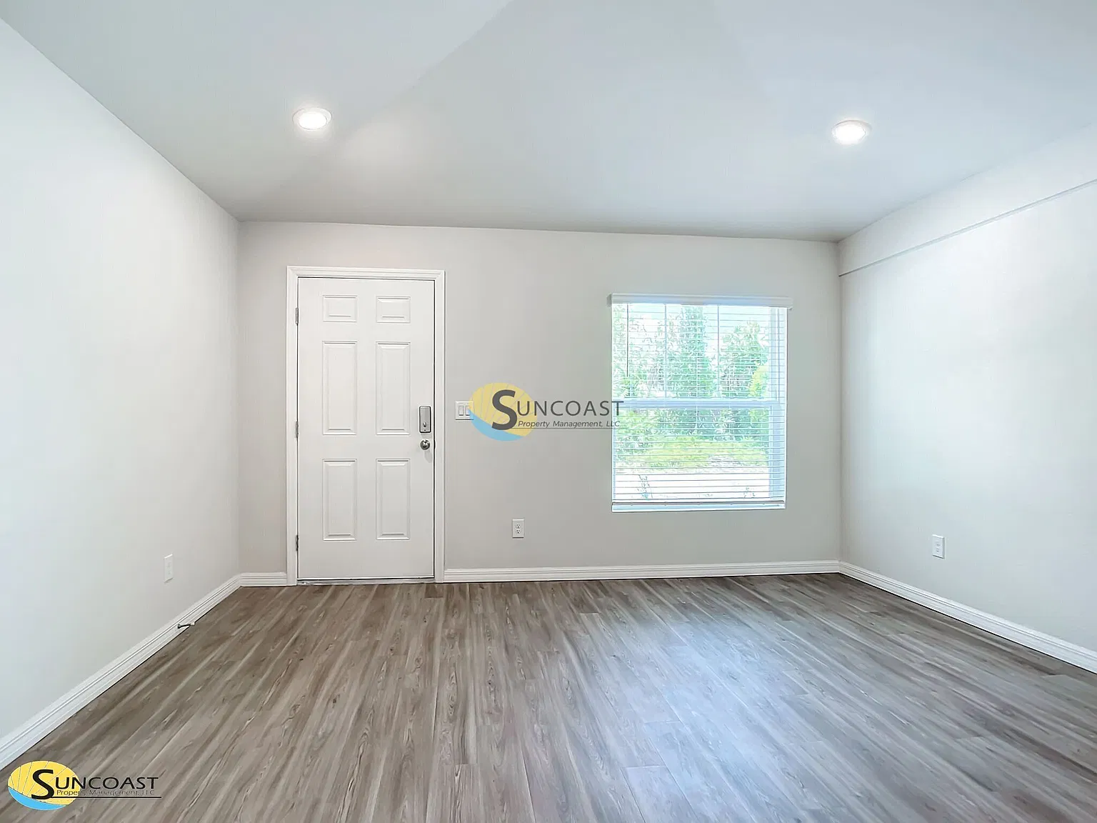 New Modern Duplex in Vibrant Port Charlotte — Photo 2