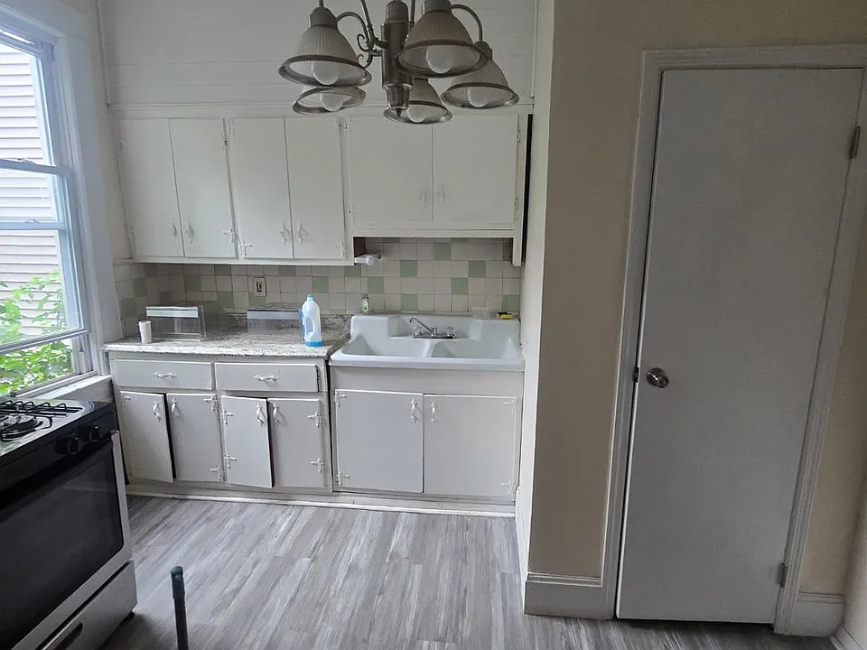 103 Storms Ave #1A