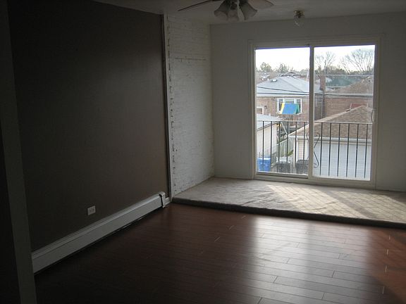2nd image of 6000 S Central Ave APT 4
