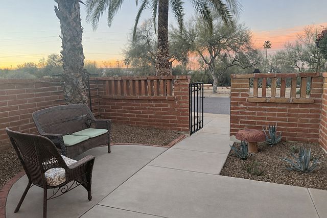 1st image of 467 W Paseo Solana