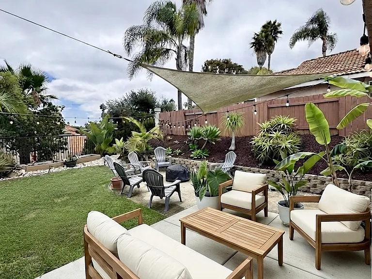 1646 Calle Las Casas — Photo 21