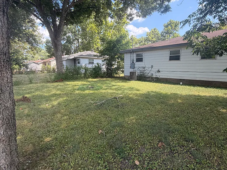 613 Ellen Dr — Photo 7