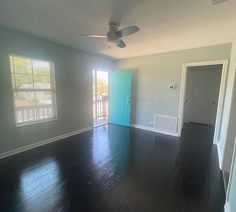 2nd image of 2110 Lamar St