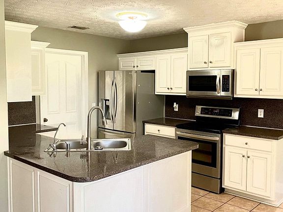 3rd image of 118 Lee Road 2108