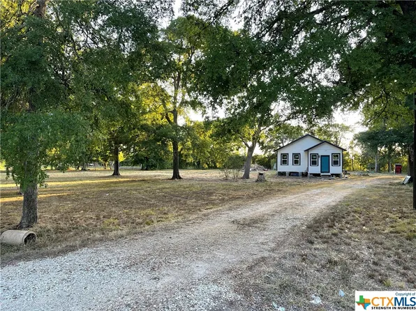 689 Wilderness Trl, Wharton, TX 77488