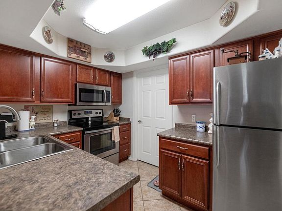 3rd image of 17017 N 12th St Unit 1098