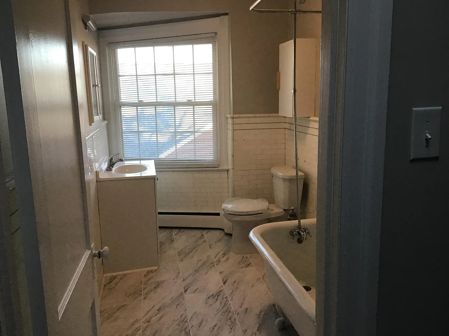2 bed, 800 sqft, $1,900 — Photo 4