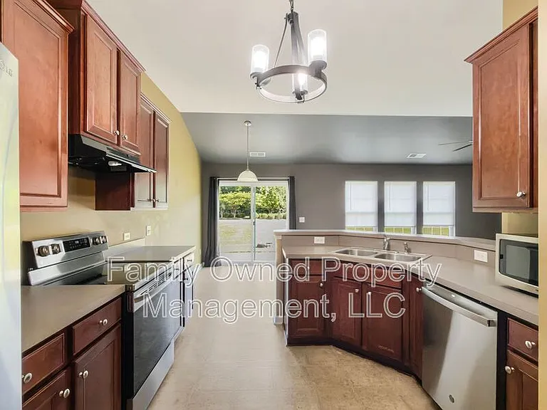 266 Mayfield Dr — Photo 15