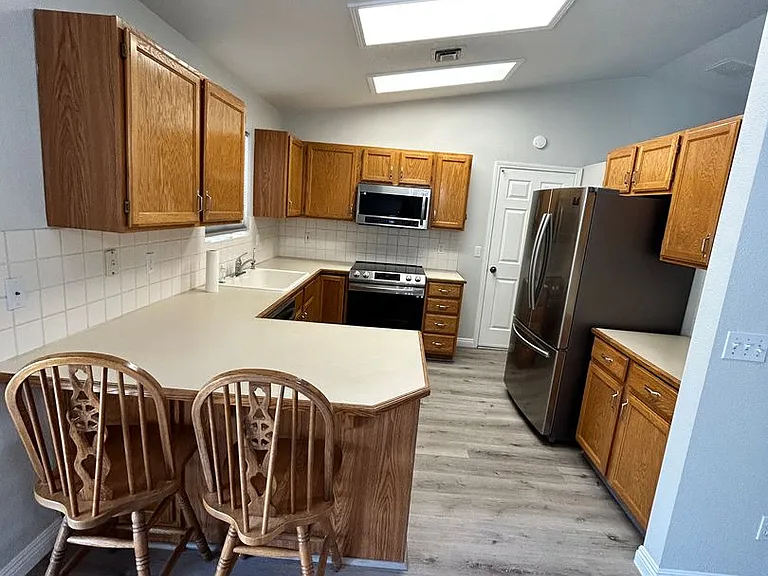 2910 Yuma Dr — Photo 6