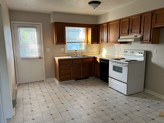 3rd image of 313 Emily Ln