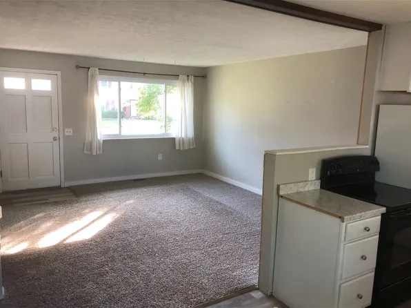 8677 Canyon Cove Rd, Galloway, OH 43119