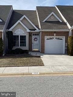 1st image of 122 Croom Mills Dr