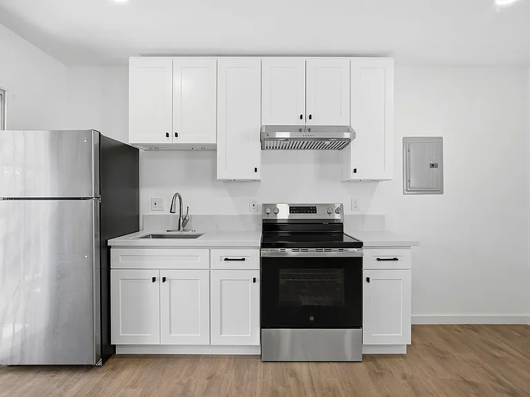 4701 Abbott Rd #B — Photo 8