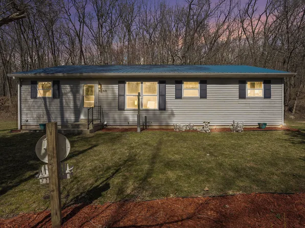 8260 Palmer Rd, Belding, MI 48809
