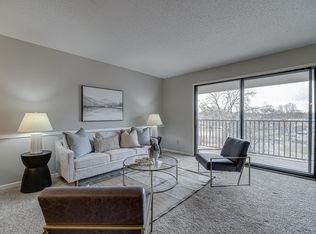2200 Nevada Ave S APT 302, Saint Louis Park, MN 55426