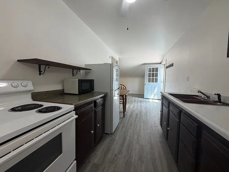 209 W Main St. — Photo 3