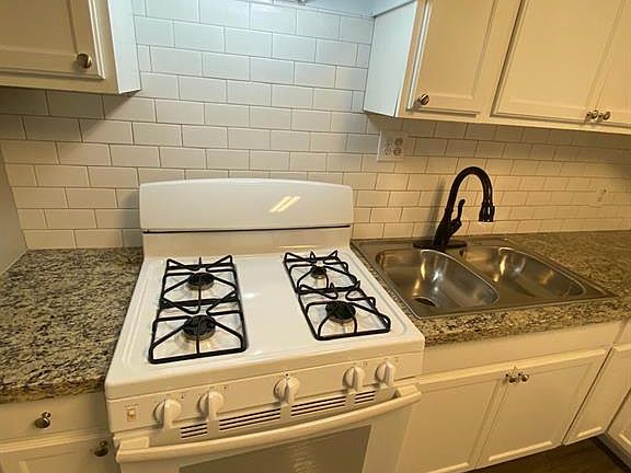 3rd image of 3430 Sockwell Blvd #32