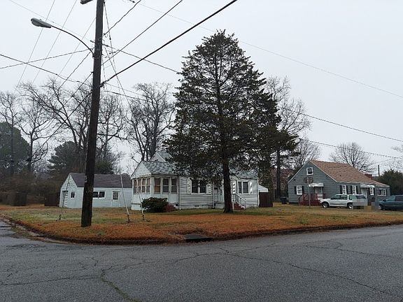 3rd image of 3804 Arlington Pl
