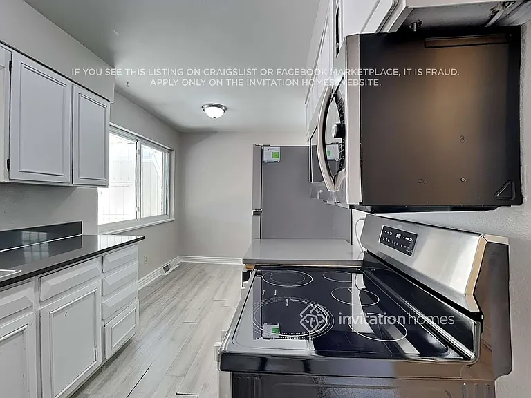 1284 Ember St — Photo 9