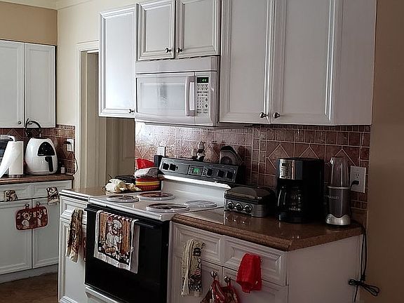 4th image of 9711 E Castle Ct