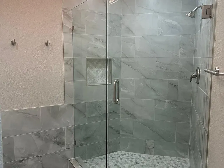 2415 Amber Hill Ln — Photo 18