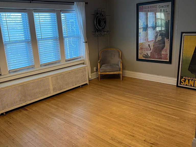 LIVING ROOM ALTERNATE VIEW